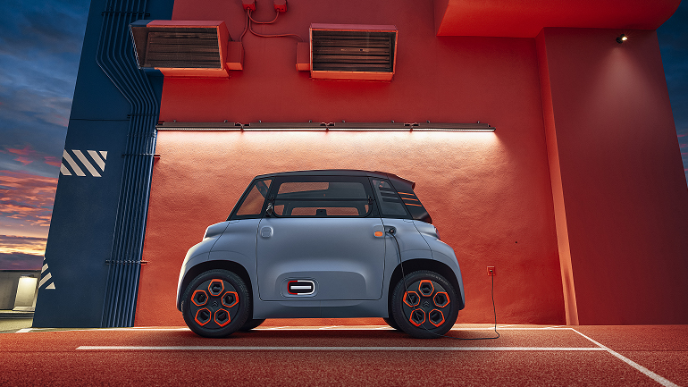 Ξεκίνησαν οι online παραγγελίες του Citroen AMI – Μπορεί να το οδηγήσουν και παιδιά 14 ετών